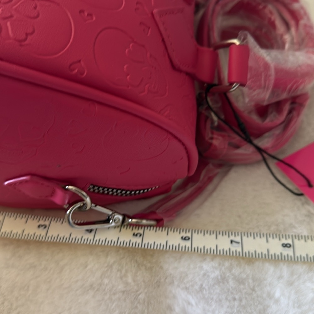 NEW Betsey Johnson Skull Barrel Handbag - Picture 7 of 9
